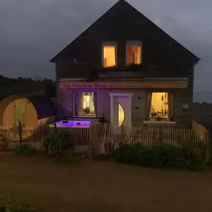  Hébergement de vacances Les Chardons Bleus , Les Pieds Dans L'eau